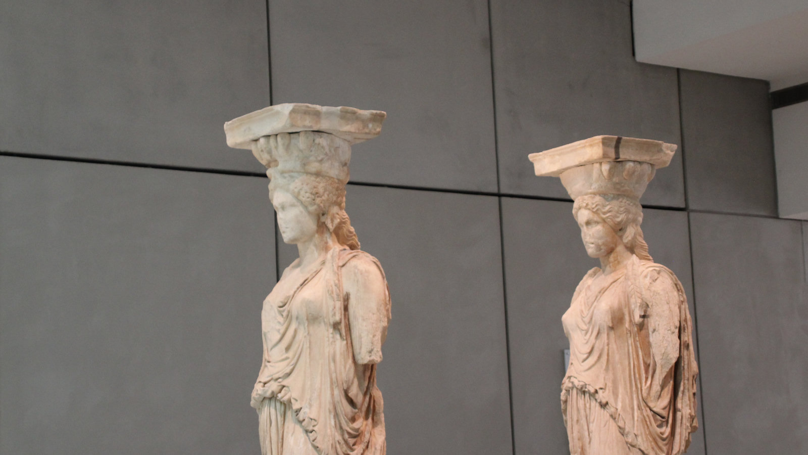 Cariatidi conservate nel Museo dell’Acropoli