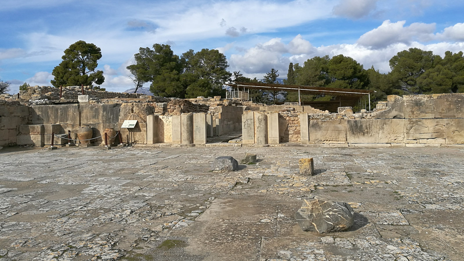 Il cortile lastricato del palazzo di Festòs